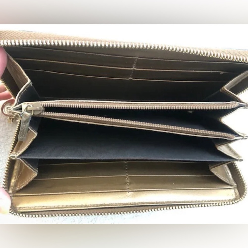 GUCCI Bronze Guccissima Patent Leather Zip Around Wallet - Picture 7 of 10